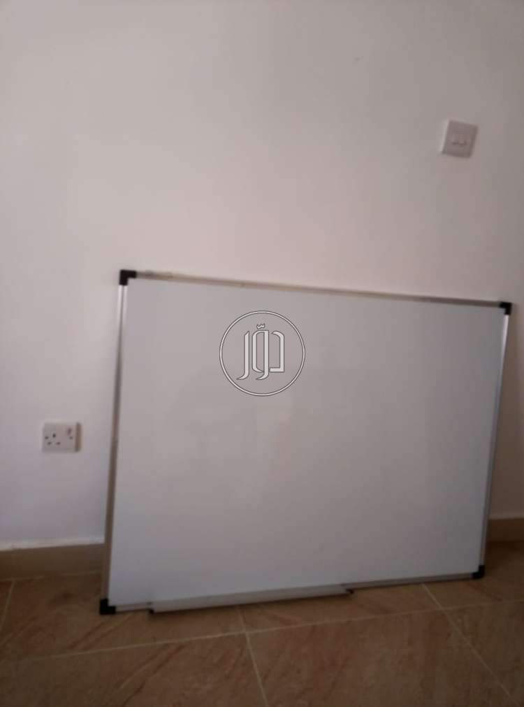 صور اثاث مكتبي للبيع في أبو ظبي - دوّر.كوم