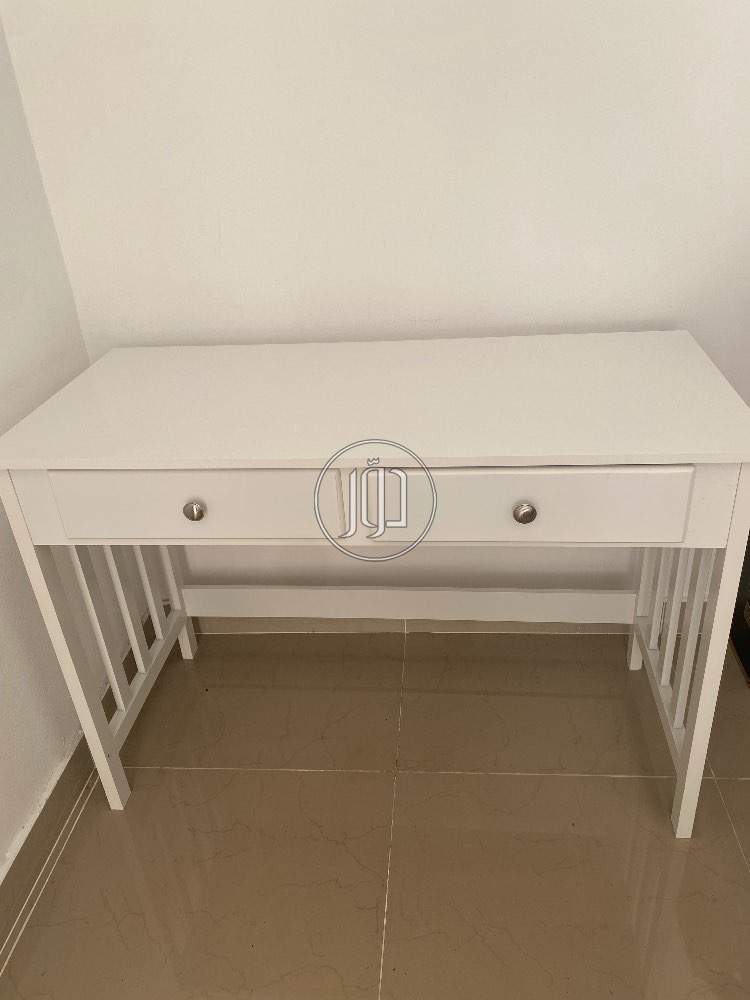 صور اثاث مكتبي للبيع في دبي - دوّر.كوم