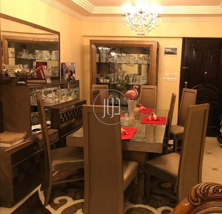 سفره ٨ كراسي كامله