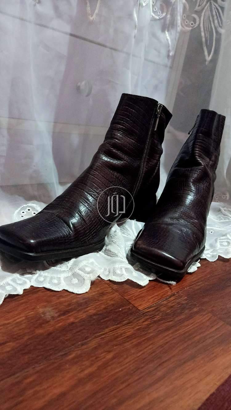 بوت بني ايطالي جلد تمساح طبيعي للبيع