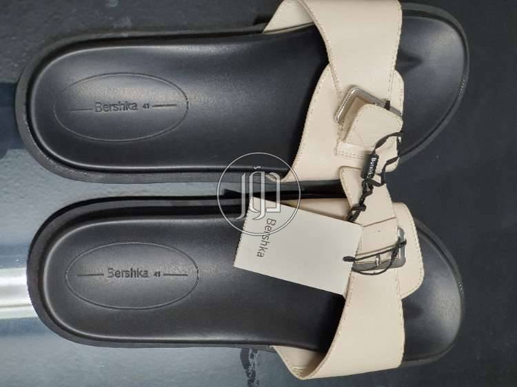 صور احذية وصنادل للبيع في مصر - دوّر.كوم