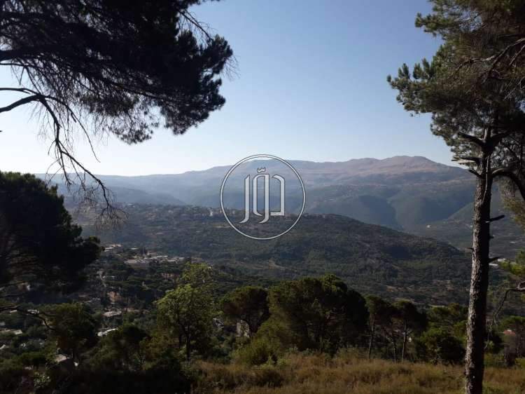 ارض للبيع في منطقة جبلية خلابة في لبنان