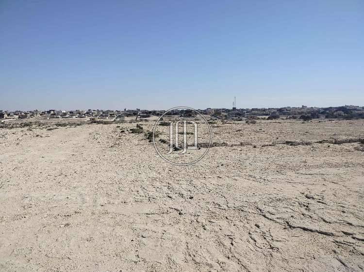 ارض للبيع في مرسي مطروح تقدر تعملها قريه سياحيه - صف اول بحر