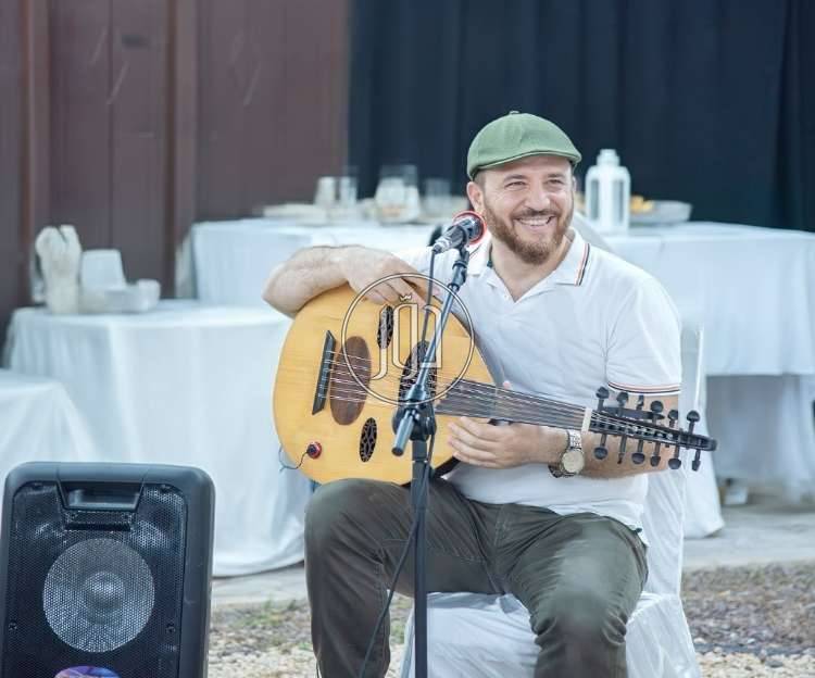 Oud player and singer in uae
