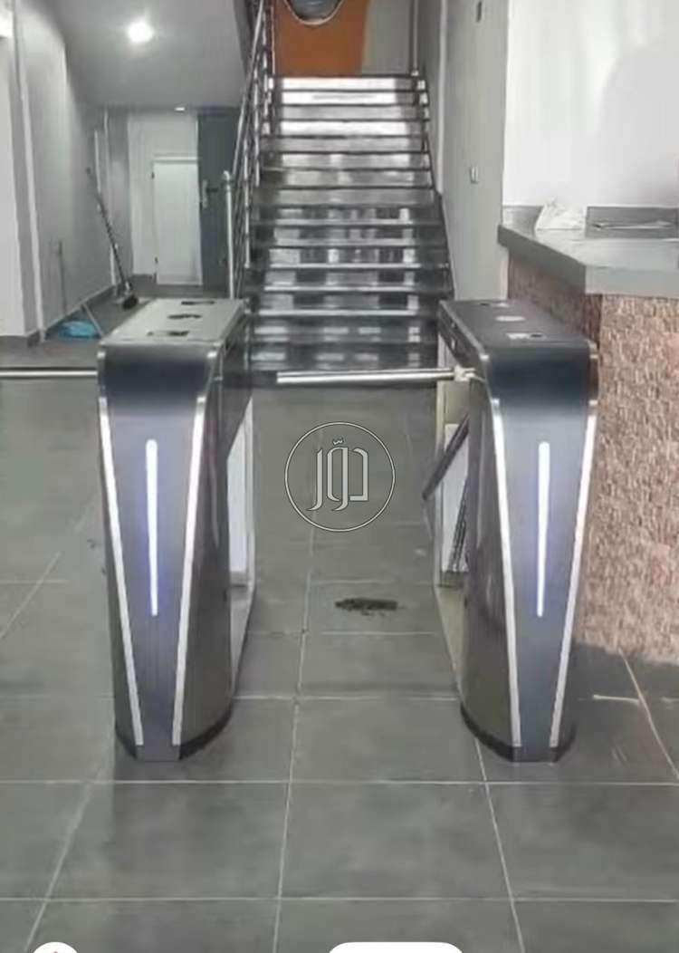 بوابة مرور افراد بوابات امنية ذكية بوابه دخول و خروج