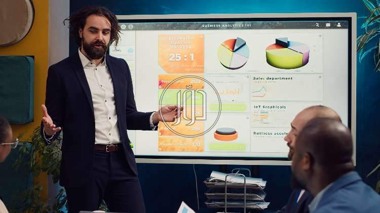 خدمات التصميم أو البرمجة الحرة (Freelancing)