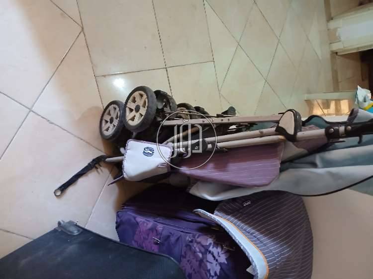 عربة اطفال مستورد مع سربر طفل