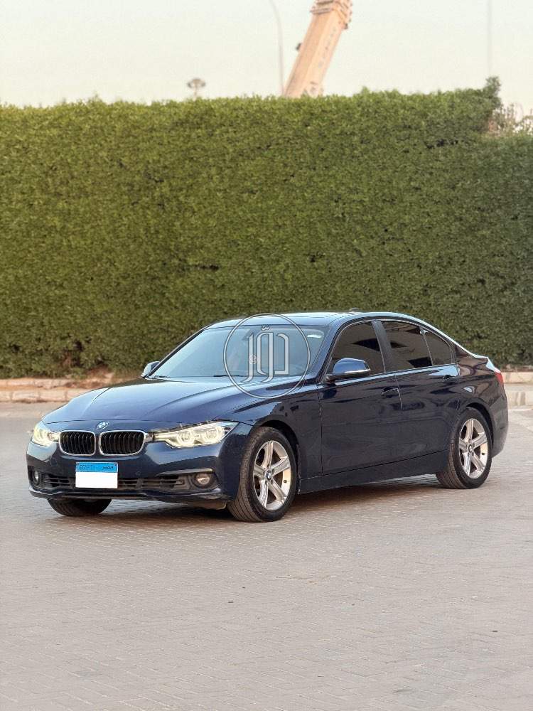 BMW 320 i luxury 2018