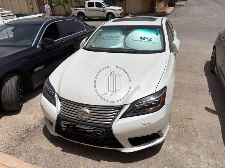 صور سيارات لكزس للبيع في الرياض - دوّر.كوم