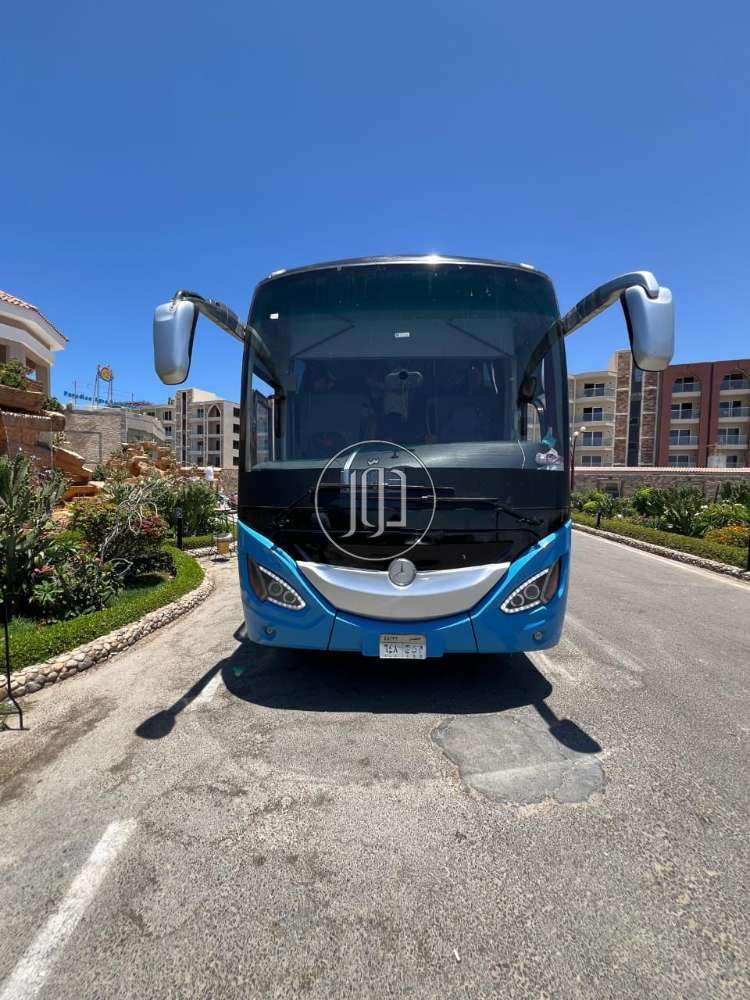 ايجار اتوبيس مرسيدس 50 راكب للرحالات الجماعية