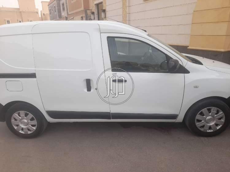 صور سيارات نقل وشاحنات للبيع في الرياض - دوّر.كوم