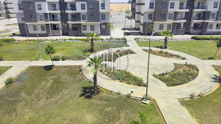 شقة بالاسكان المميز - العبور القاهرة