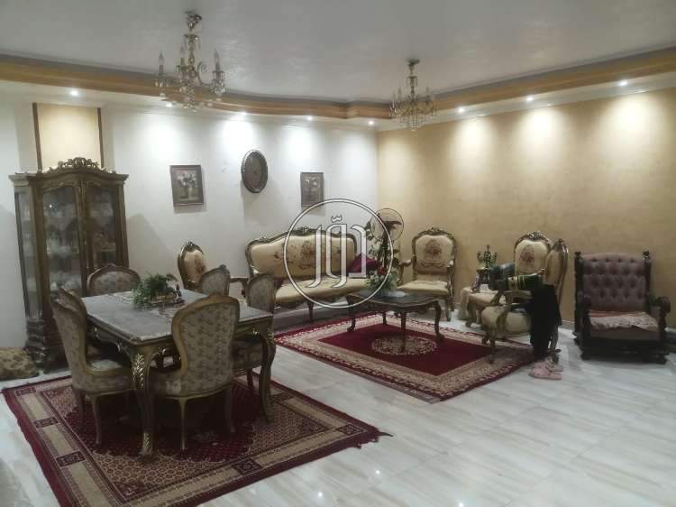 شقة 184م للبيع دور كامل بفيلا عائلي بالتجمع الأول