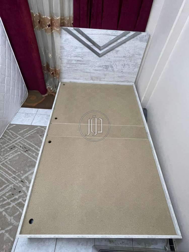 للبيع سرير single 120cm ×200cm مع مرتبة ماركة 4Bed
