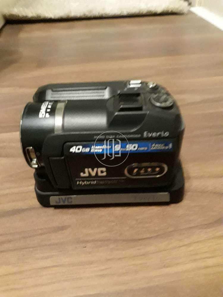 كاميرا فيديو جديدة