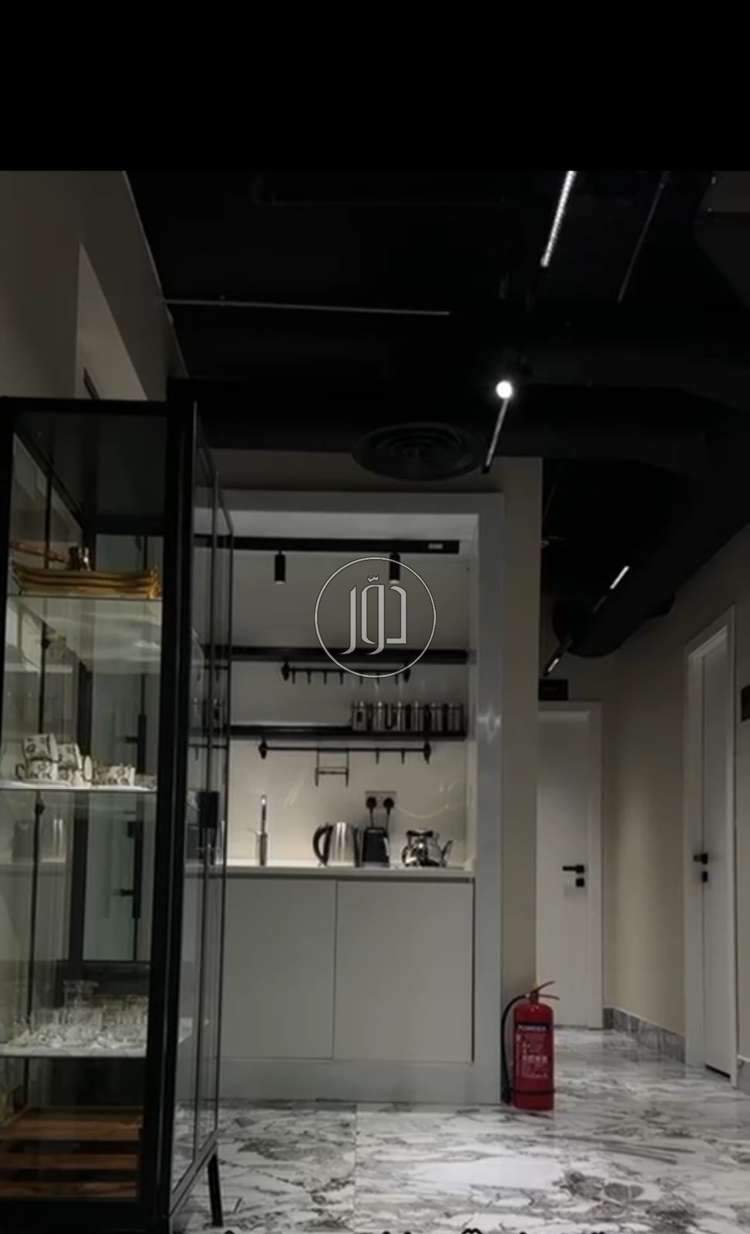 صالون نسائي كامل التشطيب للتنازل